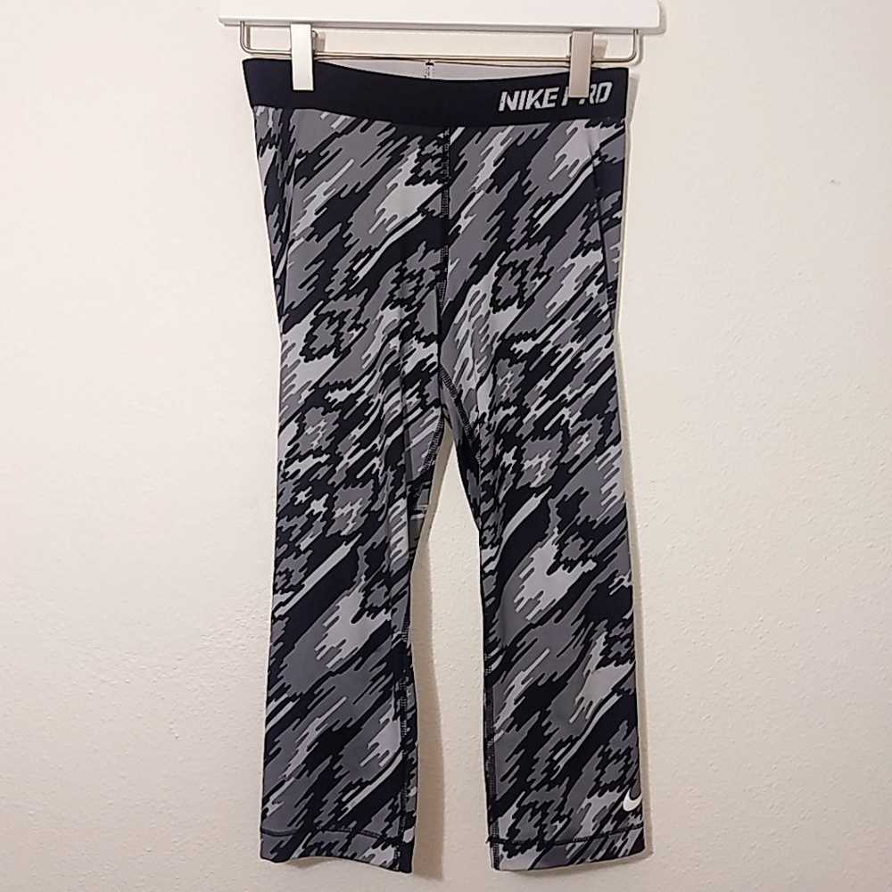 Nike Pro Black Camo Workout Capri Pant XS